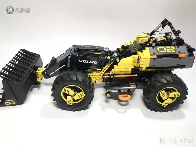 LEGO 乐高 拼拼乐 篇176:未来与现代的结合:42081 沃尔沃 ZEUX 概念式装载机 LEGO 乐高 拼拼乐 篇176:未来与现代的结合:42081 沃尔沃 ZEUX 概念式装载机