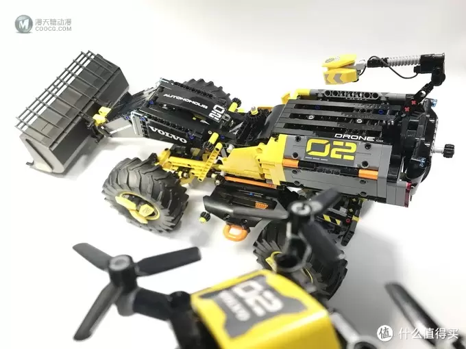 LEGO 乐高 拼拼乐 篇176:未来与现代的结合:42081 沃尔沃 ZEUX 概念式装载机 LEGO 乐高 拼拼乐 篇176:未来与现代的结合:42081 沃尔沃 ZEUX 概念式装载机
