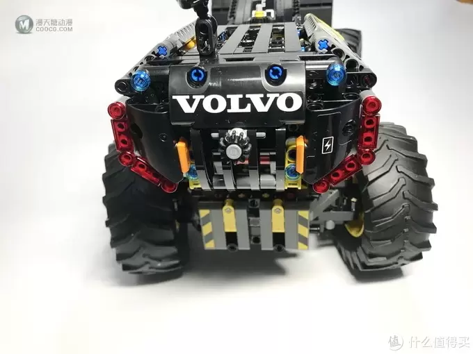 LEGO 乐高 拼拼乐 篇176:未来与现代的结合:42081 沃尔沃 ZEUX 概念式装载机 LEGO 乐高 拼拼乐 篇176:未来与现代的结合:42081 沃尔沃 ZEUX 概念式装载机