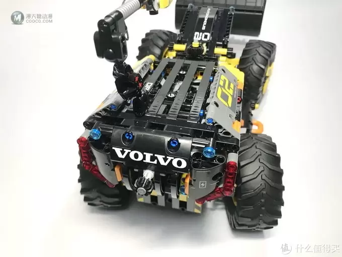 LEGO 乐高 拼拼乐 篇176:未来与现代的结合:42081 沃尔沃 ZEUX 概念式装载机 LEGO 乐高 拼拼乐 篇176:未来与现代的结合:42081 沃尔沃 ZEUX 概念式装载机