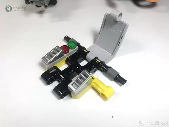 LEGO 乐高 拼拼乐 篇176:未来与现代的结合:42081 沃尔沃 ZEUX 概念式装载机 LEGO 乐高 拼拼乐 篇176:未来与现代的结合:42081 沃尔沃 ZEUX 概念式装载机