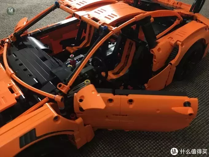 我的LEGO科技系列 篇一:买得起的保时捷 — 42056 Porsche 911 GT3 我的LEGO科技系列 篇一:买得起的保时捷 — 42056 Porsche 911 GT3
