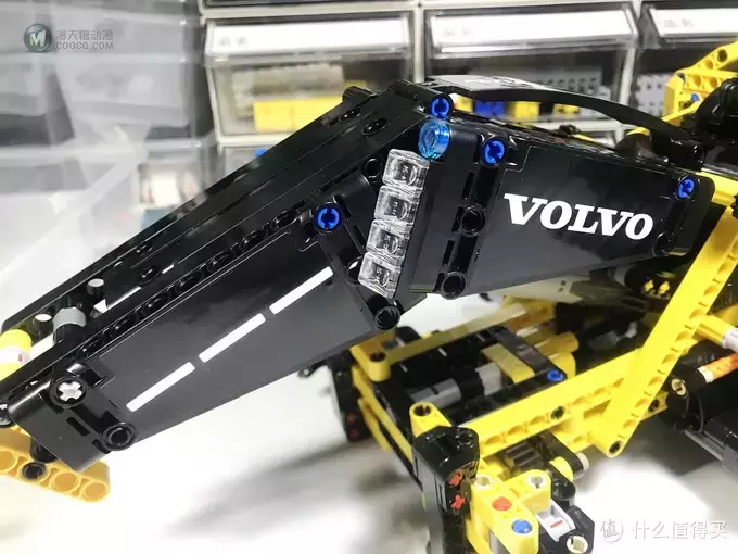 LEGO 乐高 拼拼乐 篇176:未来与现代的结合:42081 沃尔沃 ZEUX 概念式装载机 LEGO 乐高 拼拼乐 篇176:未来与现代的结合:42081 沃尔沃 ZEUX 概念式装载机