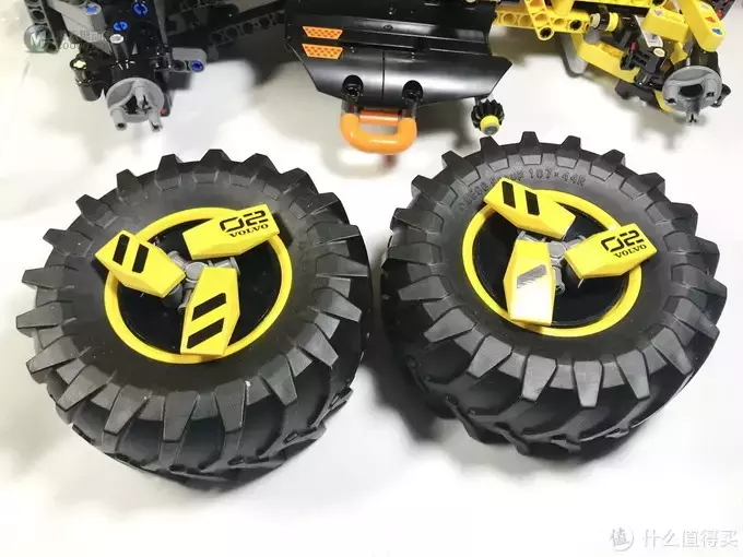 LEGO 乐高 拼拼乐 篇176:未来与现代的结合:42081 沃尔沃 ZEUX 概念式装载机 LEGO 乐高 拼拼乐 篇176:未来与现代的结合:42081 沃尔沃 ZEUX 概念式装载机