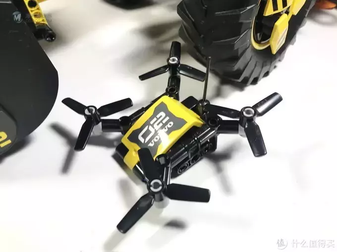 LEGO 乐高 拼拼乐 篇176:未来与现代的结合:42081 沃尔沃 ZEUX 概念式装载机 LEGO 乐高 拼拼乐 篇176:未来与现代的结合:42081 沃尔沃 ZEUX 概念式装载机