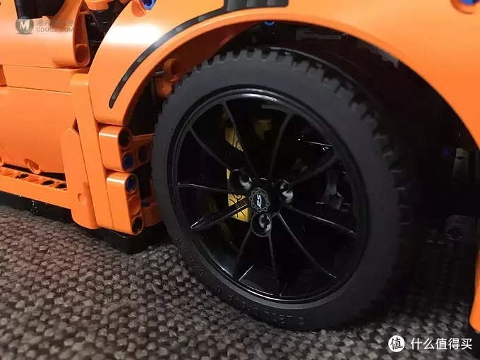 我的LEGO科技系列 篇一:买得起的保时捷 — 42056 Porsche 911 GT3 我的LEGO科技系列 篇一:买得起的保时捷 — 42056 Porsche 911 GT3