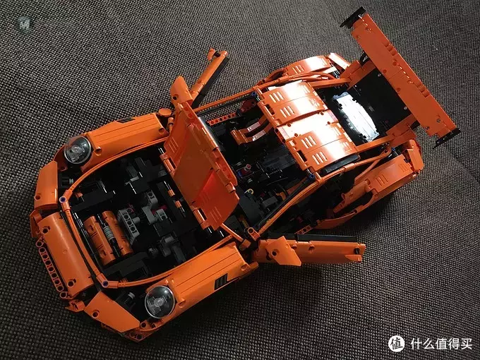 我的LEGO科技系列 篇一:买得起的保时捷 — 42056 Porsche 911 GT3 我的LEGO科技系列 篇一:买得起的保时捷 — 42056 Porsche 911 GT3