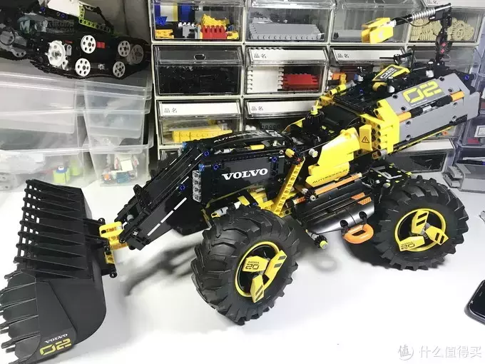 LEGO 乐高 拼拼乐 篇176:未来与现代的结合:42081 沃尔沃 ZEUX 概念式装载机 LEGO 乐高 拼拼乐 篇176:未来与现代的结合:42081 沃尔沃 ZEUX 概念式装载机