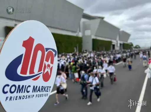 越南COSER陈小姐在C100上陷入沉思 越南COSER陈小姐在C100上陷入沉思