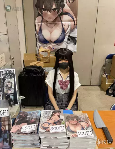 越南COSER陈小姐在C100上陷入沉思 越南COSER陈小姐在C100上陷入沉思