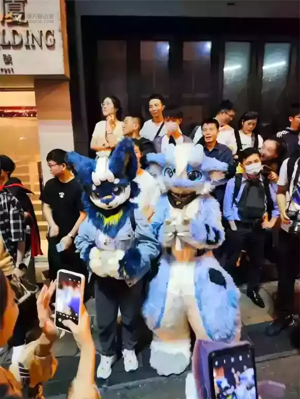 中国人把万圣节过成了“允许发疯”的全民漫展 中国人把万圣节过成了“允许发疯”的全民漫展