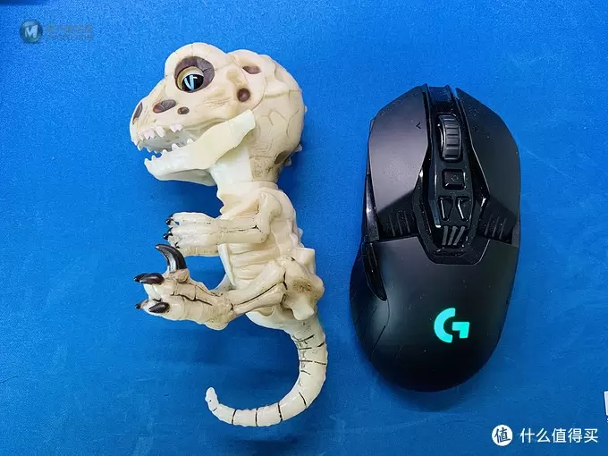 开箱篇 篇一：中年人的小玩具，WowWee 凶猛迅猛龙骨架手指玩具