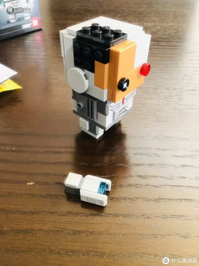 乐高方头仔 篇十三：LEGO BRICKHEADZ 乐高方头仔 41601 钢骨