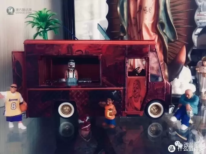Lowrider狂热爱好者，收藏的车模就花费了几十万！