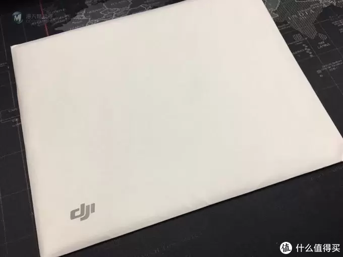 大疆送了我一架可折叠进信封的无人机