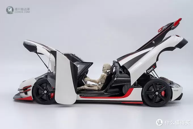 推重比1:1，马力超1000的超跑——Autoart 柯尼塞格 One:1