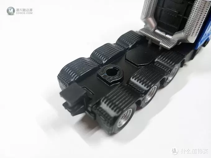 挖掘机技术哪家强——siku平板拖车带挖掘机合金车模型