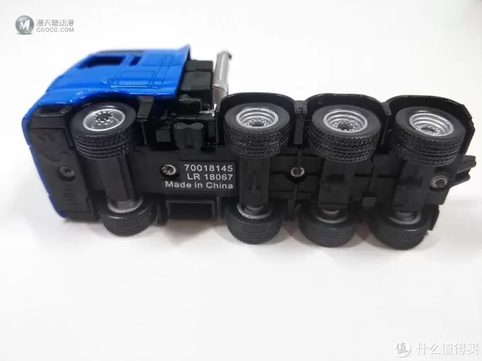 挖掘机技术哪家强——siku平板拖车带挖掘机合金车模型