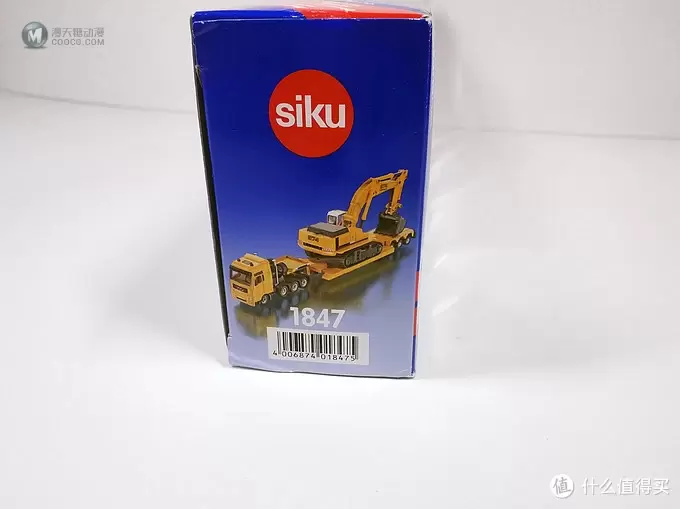 挖掘机技术哪家强——siku平板拖车带挖掘机合金车模型