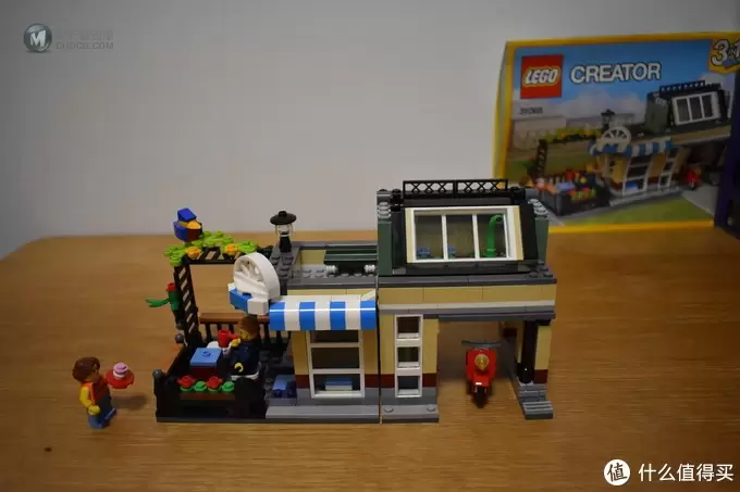 LEGO 乐高创意小街景系列 篇一：31065-公园的临街别墅（Park Street Townhouse）开箱