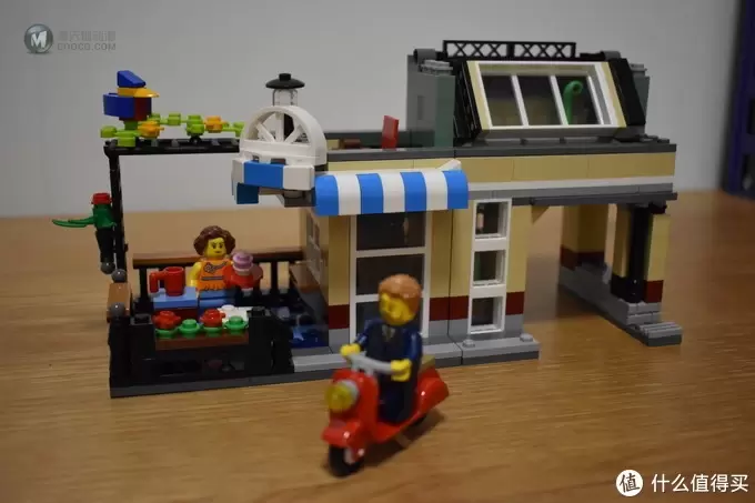 LEGO 乐高创意小街景系列 篇一：31065-公园的临街别墅（Park Street Townhouse）开箱