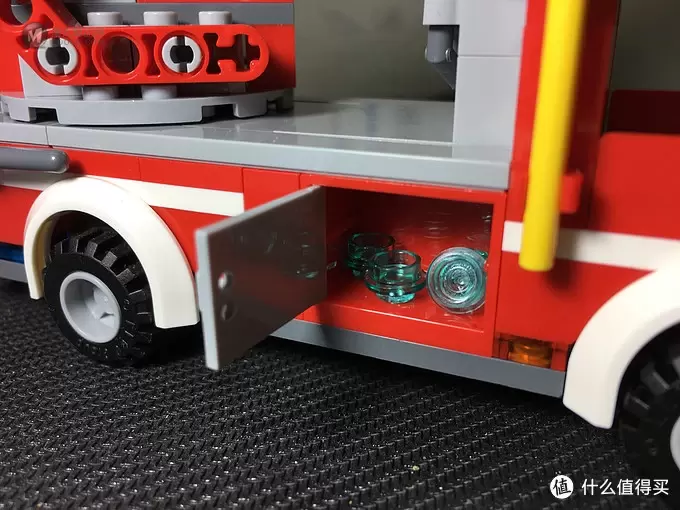 我的积木 篇一：#原创新人# LEGO 乐高 60106 消防入门 & 60107云梯消防车