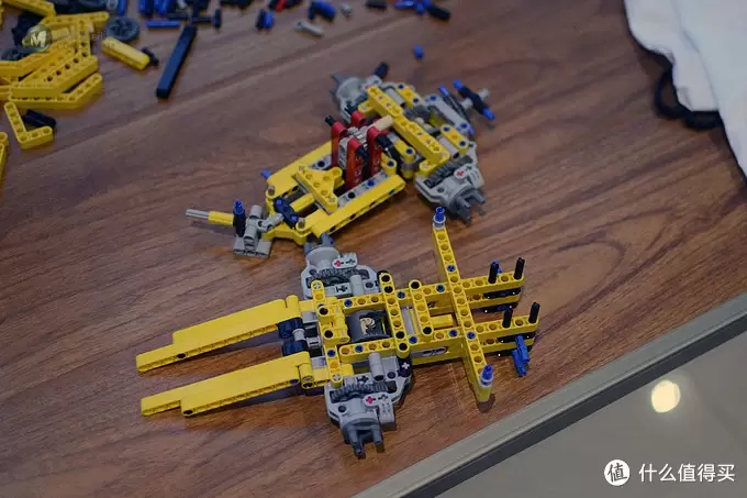 从得高到乐高-一不小心就掉坑里：decool 得高积木 3341 & LEGO 乐高42030 玩具