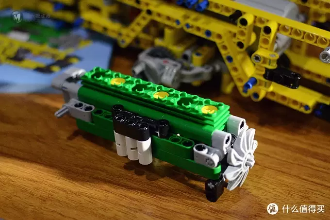 从得高到乐高-一不小心就掉坑里：decool 得高积木 3341 & LEGO 乐高42030 玩具