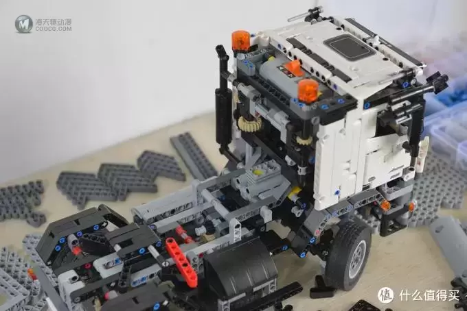 一个大龄少年的乐高之旅 篇三：LEGO 乐高 42043 卡车 伪开箱及B模式搭建过程