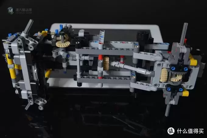 一个大龄少年的乐高之旅 篇三：LEGO 乐高 42043 卡车 伪开箱及B模式搭建过程
