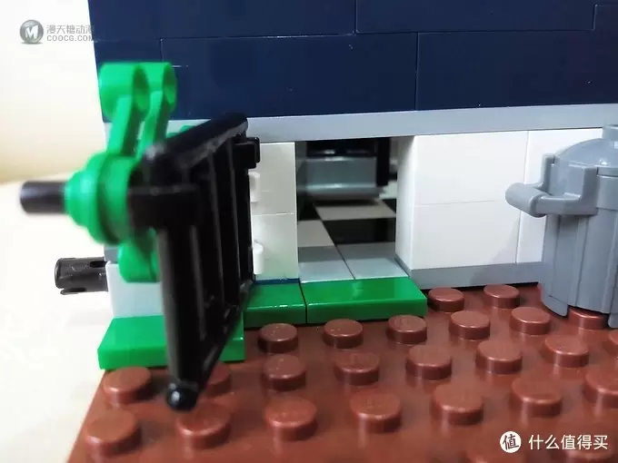 只是敷衍了事骗金币的评测：LEGO 乐高 街景 10246