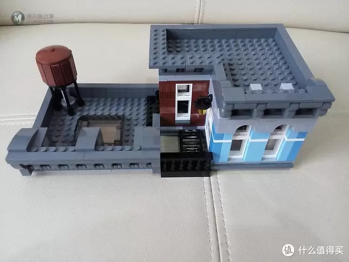 只是敷衍了事骗金币的评测：LEGO 乐高 街景 10246