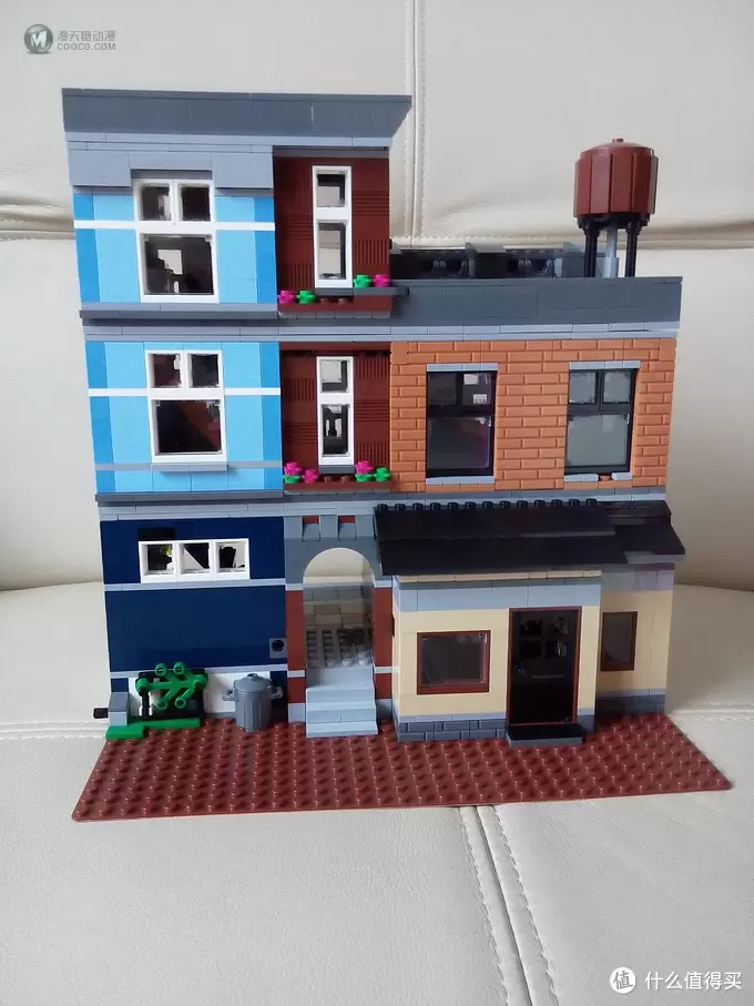 只是敷衍了事骗金币的评测：LEGO 乐高 街景 10246