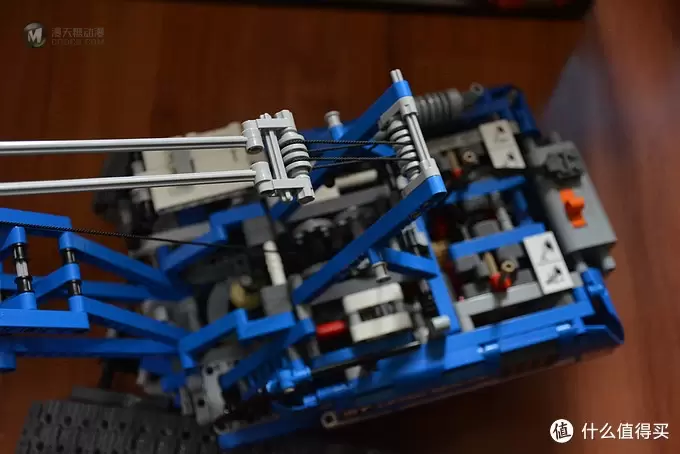 相见恨晚的“玩具 ”——LEGO 乐高 机械组42042 蓝色大吊车拼装心得和结构小究