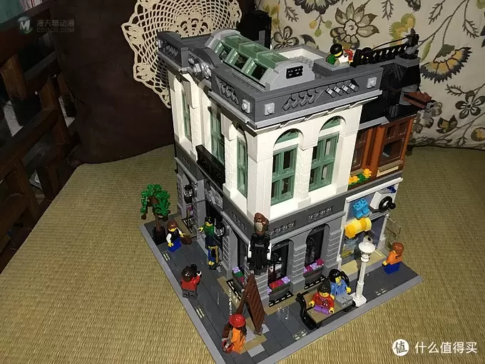 入坑只选值的：LEGO 乐高 10251 转角银行