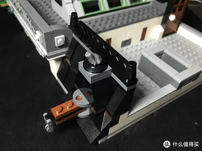 入坑只选值的：LEGO 乐高 10251 转角银行