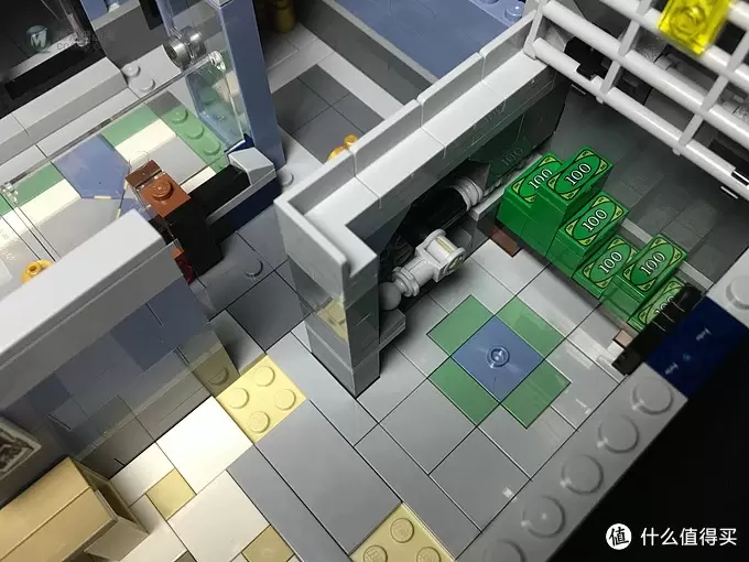 入坑只选值的：LEGO 乐高 10251 转角银行