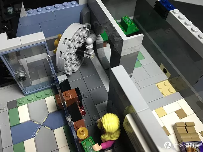 入坑只选值的：LEGO 乐高 10251 转角银行