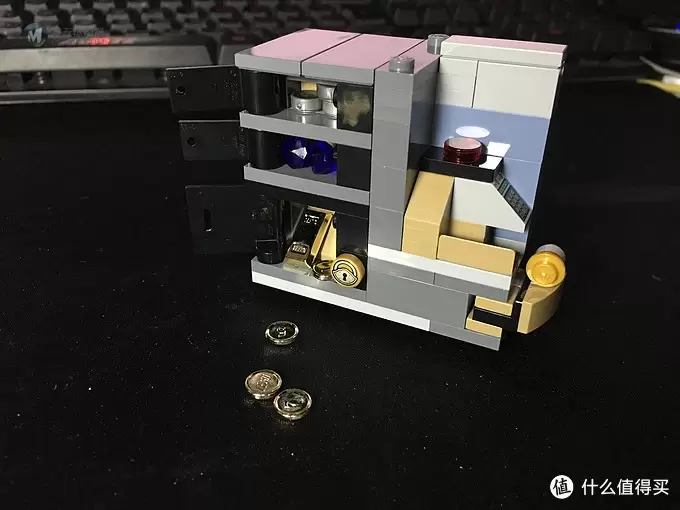 入坑只选值的：LEGO 乐高 10251 转角银行