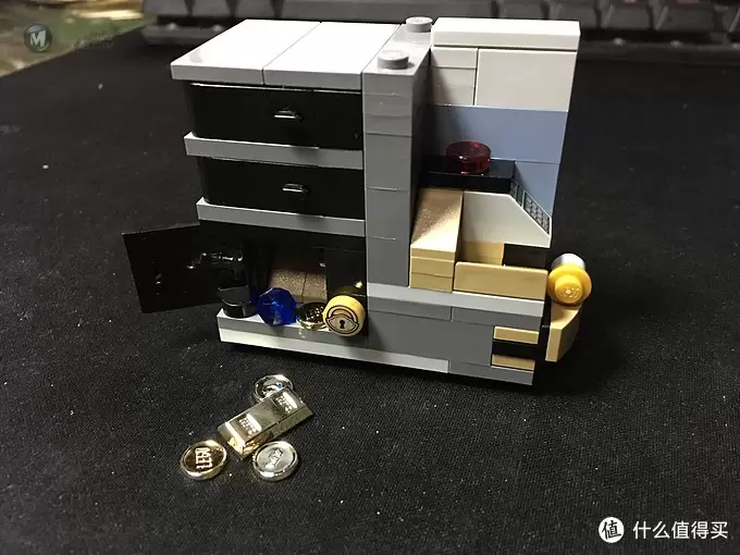 入坑只选值的：LEGO 乐高 10251 转角银行