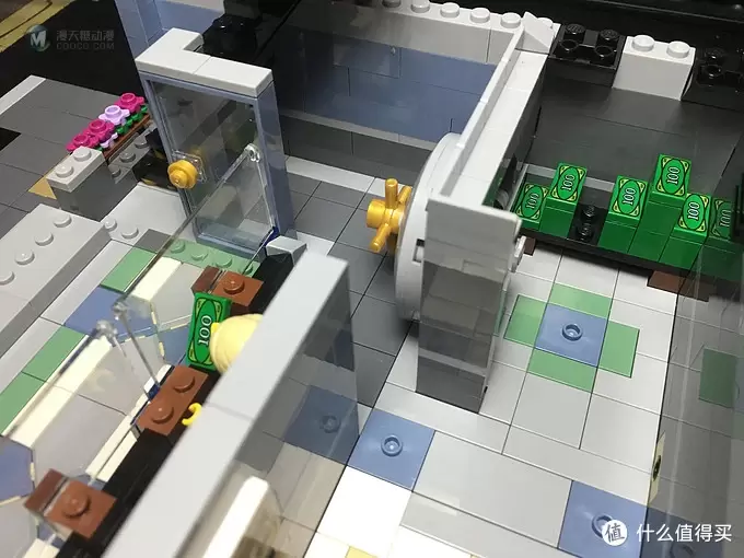 入坑只选值的：LEGO 乐高 10251 转角银行