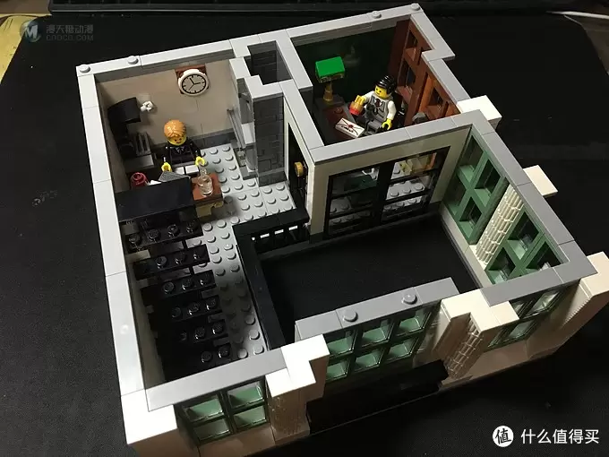 入坑只选值的：LEGO 乐高 10251 转角银行
