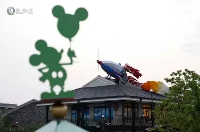 全球最大：LEGO乐高上海迪士尼小镇旗舰店开业