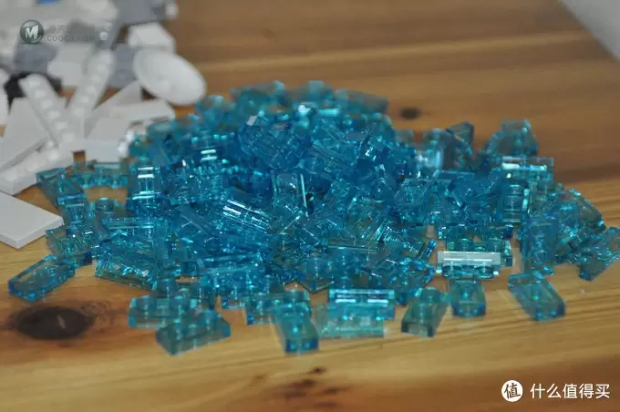 单反毁一生，LEGO穷三代 篇五十九：#本站首晒# LEGO 21018 United Nations Headquarters 联合国总部大厦