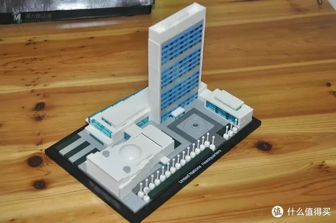 单反毁一生，LEGO穷三代 篇五十九：#本站首晒# LEGO 21018 United Nations Headquarters 联合国总部大厦