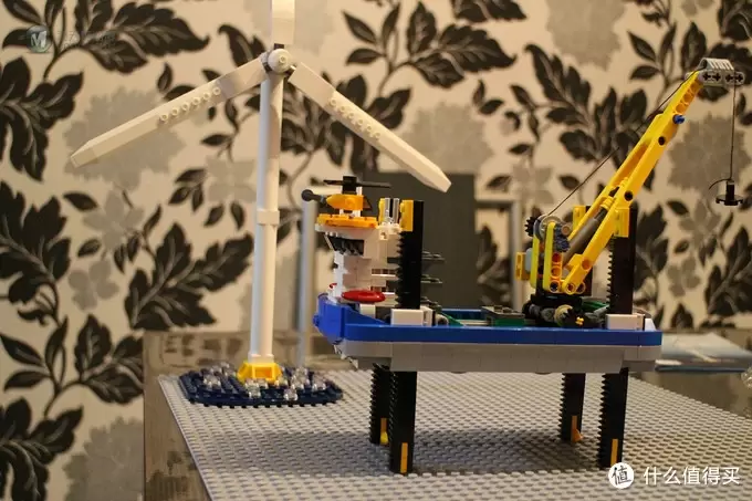 超限定套组 LEGO 乐高 4002015 德国博尔库姆岩盘海上风力发电场1（风车+自升式平台）