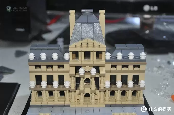 单反毁一生，LEGO穷三代 篇五十八：LEGO 21024 Architecture Louvre 卢浮宫 附亮灯改造