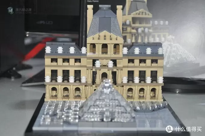 单反毁一生，LEGO穷三代 篇五十八：LEGO 21024 Architecture Louvre 卢浮宫 附亮灯改造