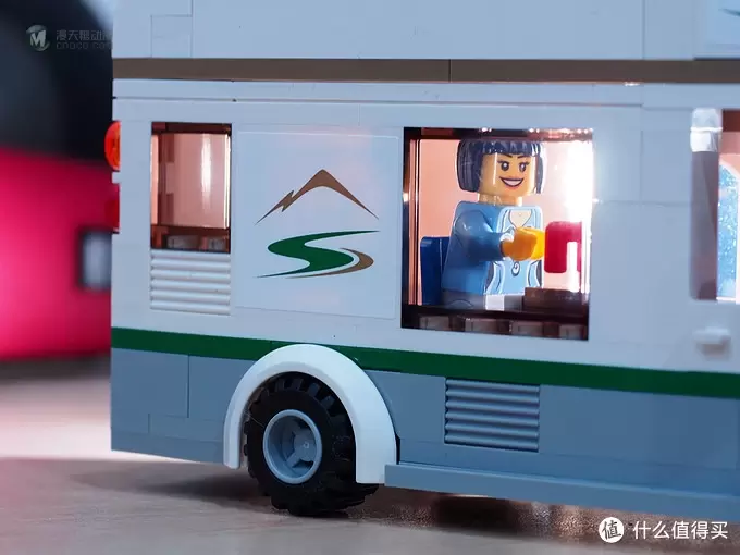 圆一个房车梦：LEGO 乐高 城市旅行车 60057