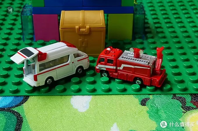 LEGO 乐高 得宝主题系列 美人鱼爱丽儿的海底城堡 10515 & 创意拼砌基础包10681